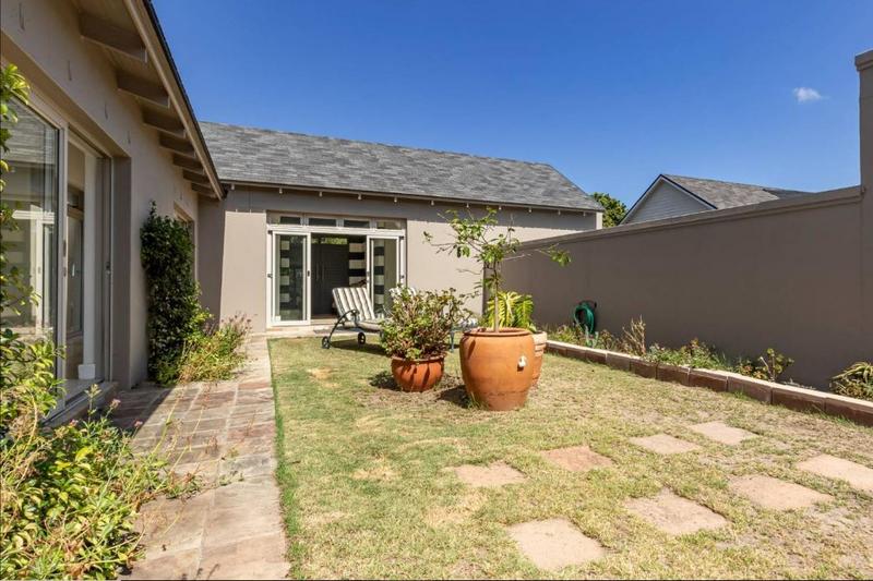 To Let 3 Bedroom Property for Rent in Lake Michelle Western Cape